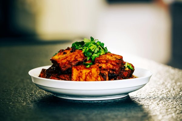 Impacto de la Digitalización en la Competitividad de Agentes Inmobiliarios: Retos y Oportunidades