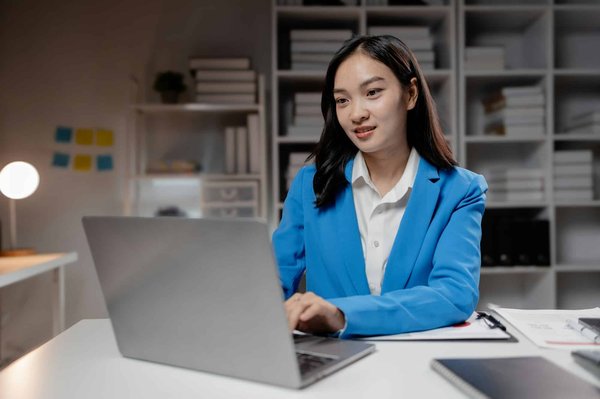 ¿Cómo puede la tecnología mejorar el acceso a recursos culturales?